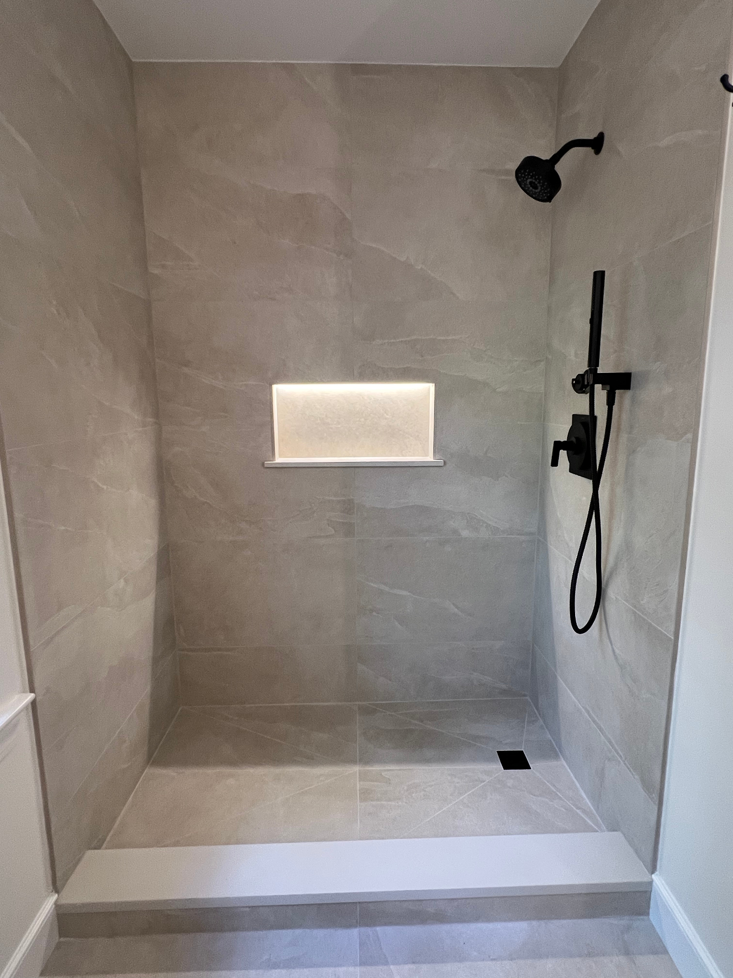 Walk-In Shower with Niche